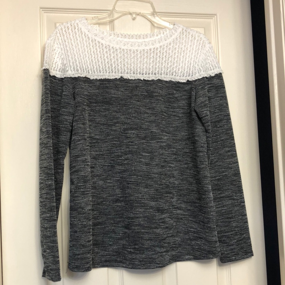 Sweater with lace too